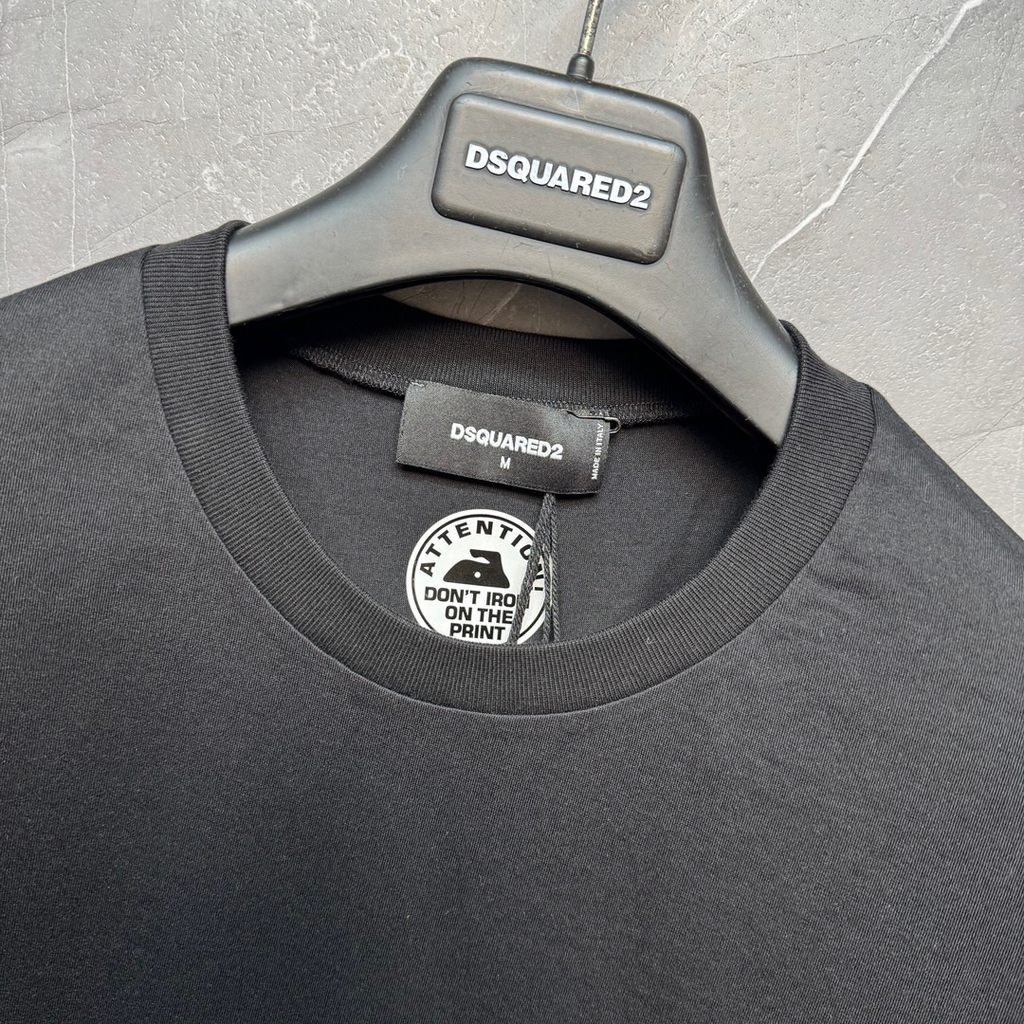 DSQUARED2 Minimal Metal Logo Black Short-Sleeve T-Shirt