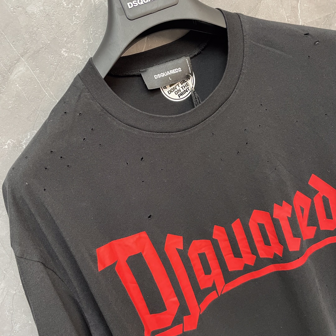DSQUARED2 Gothic Red Logo Distressed Black T-Shirt