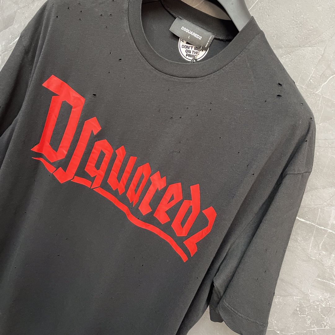 DSQUARED2 Gothic Red Logo Distressed Black T-Shirt