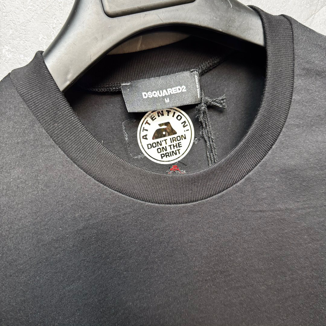 DSQUARED2 Minimal Black T-Shirt with Back Maple Logo