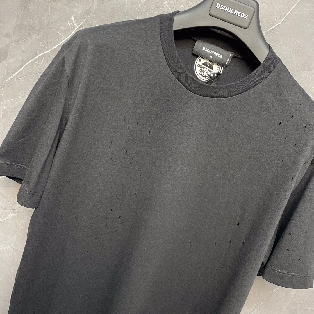 DSQUARED2 Distressed Maple Leaf Logo Black T-Shirt
