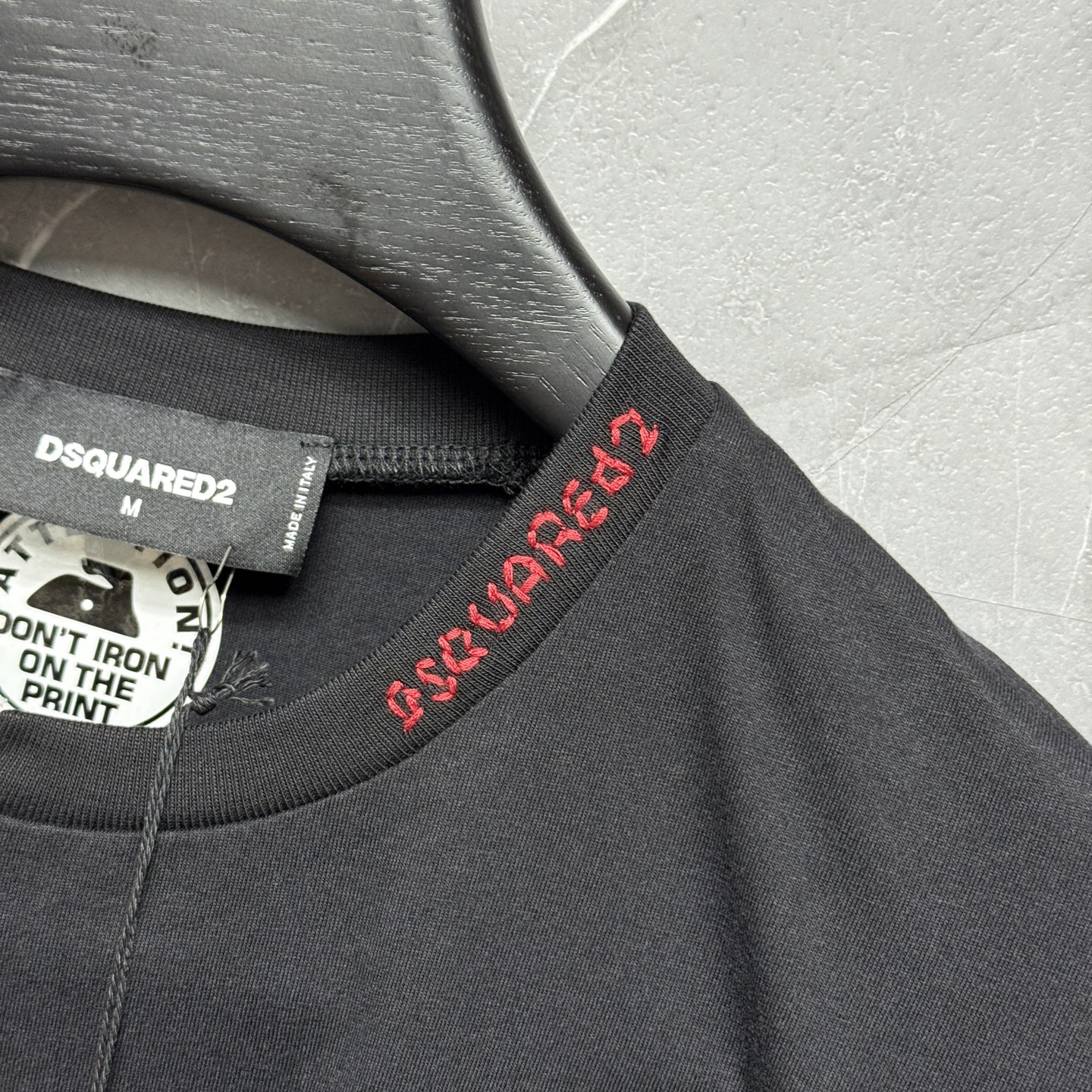 DSQUARED2 Minimal Neck Detail Black T-Shirt