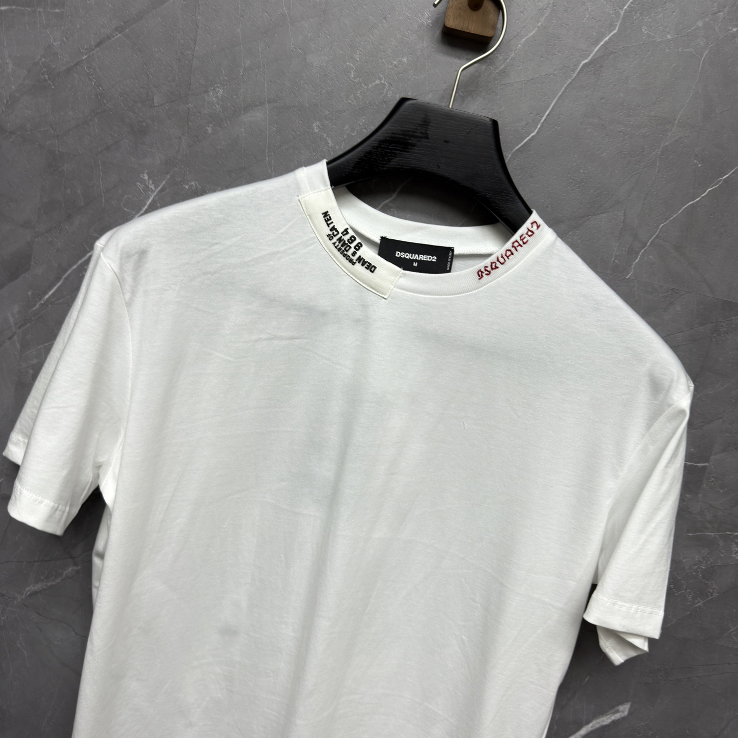 DSQUARED2 Minimal Neck Detail Black T-Shirt