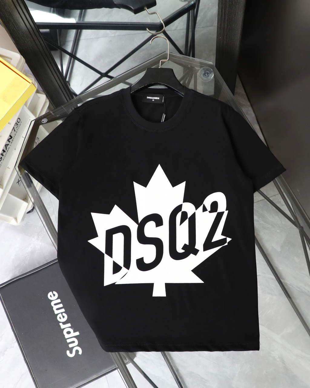 DSQUARED2 DSQ2 Maple Leaf Logo Black T-Shirt