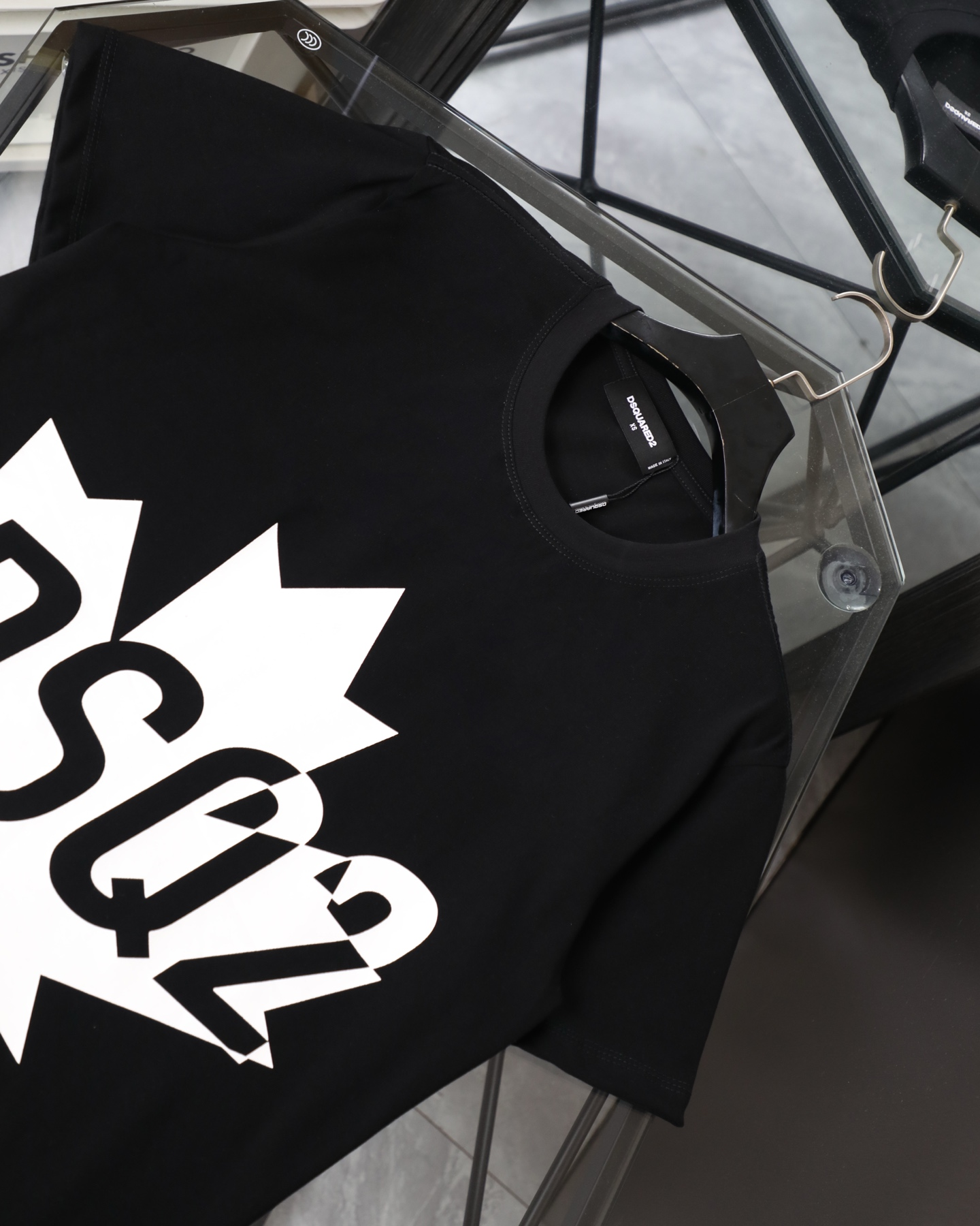 DSQUARED2 DSQ2 Maple Leaf Logo Black T-Shirt