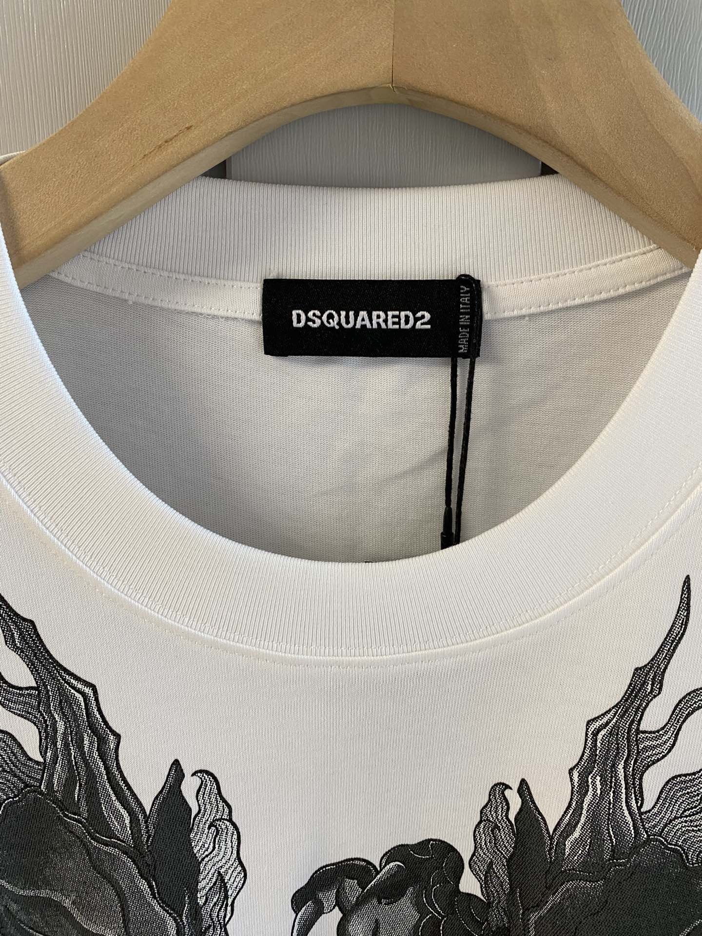 DSQUARED2 Dragon Graphic Print White T-Shirt