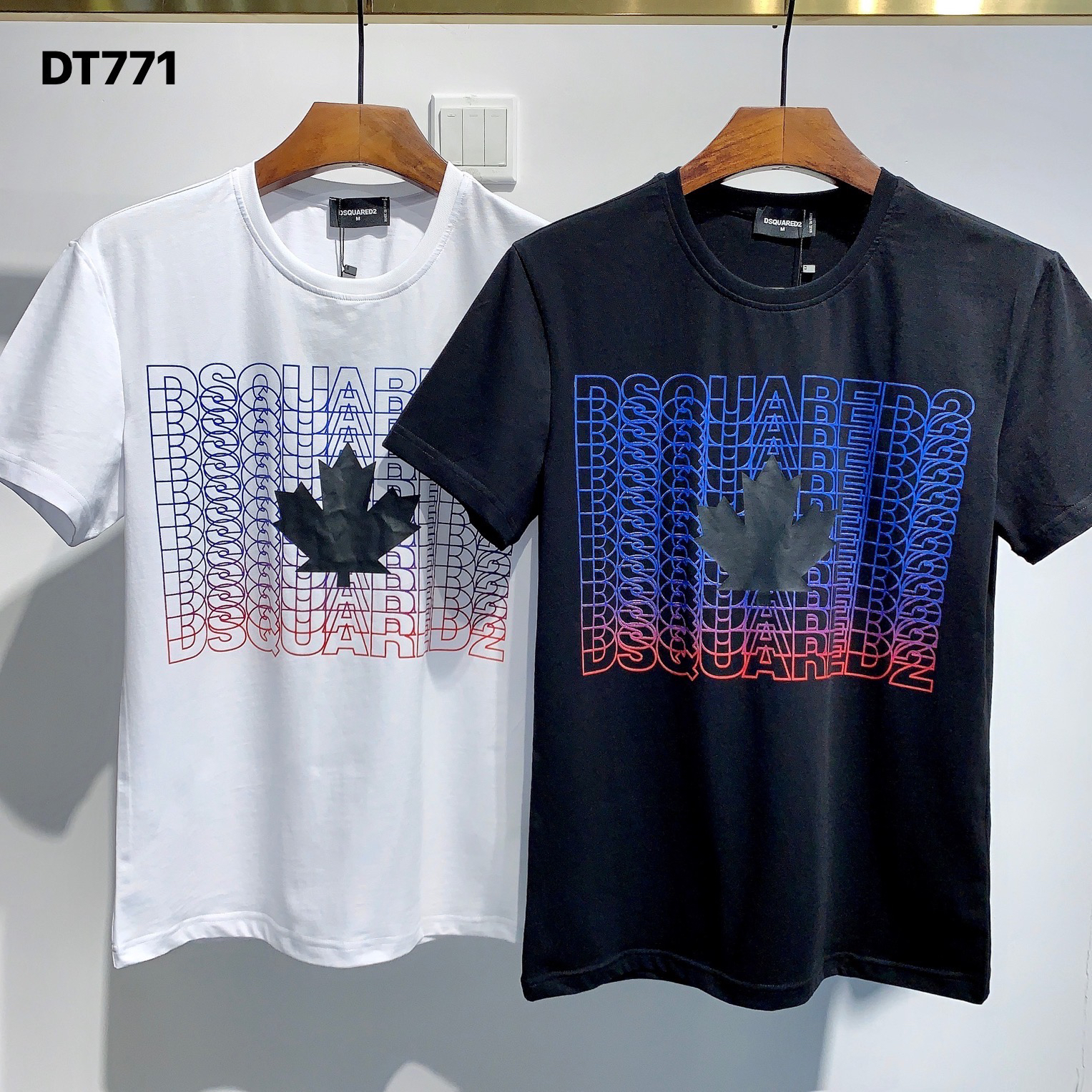 DSQUARED2 Gradient Maple Leaf Repeat Logo T-Shirt