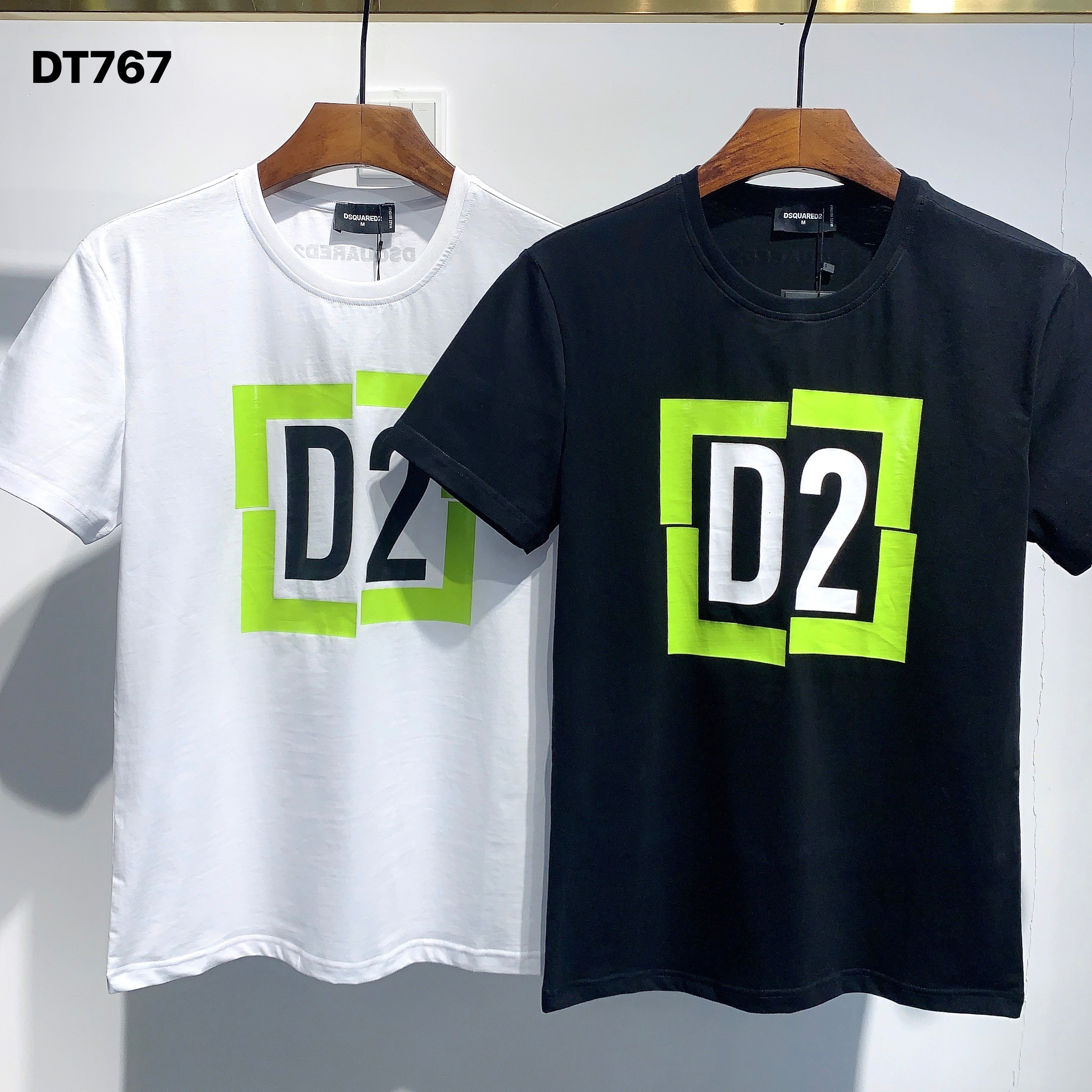 DSQUARED2 DSQ2 Maple Leaf Logo Black T-Shirt