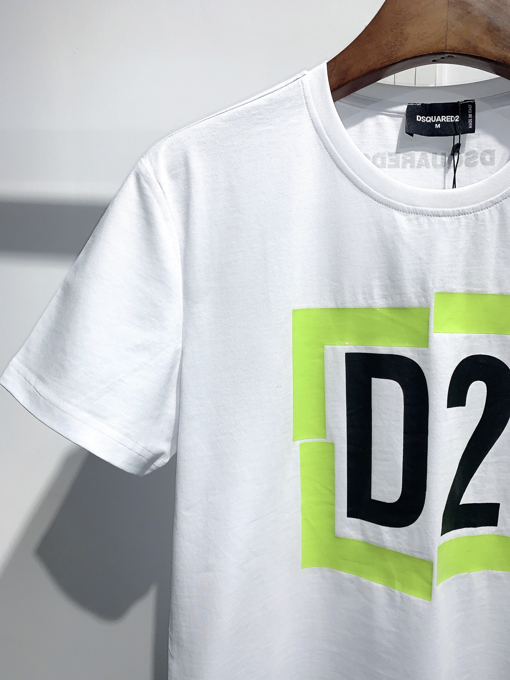 DSQUARED2 DSQ2 Maple Leaf Logo Black T-Shirt