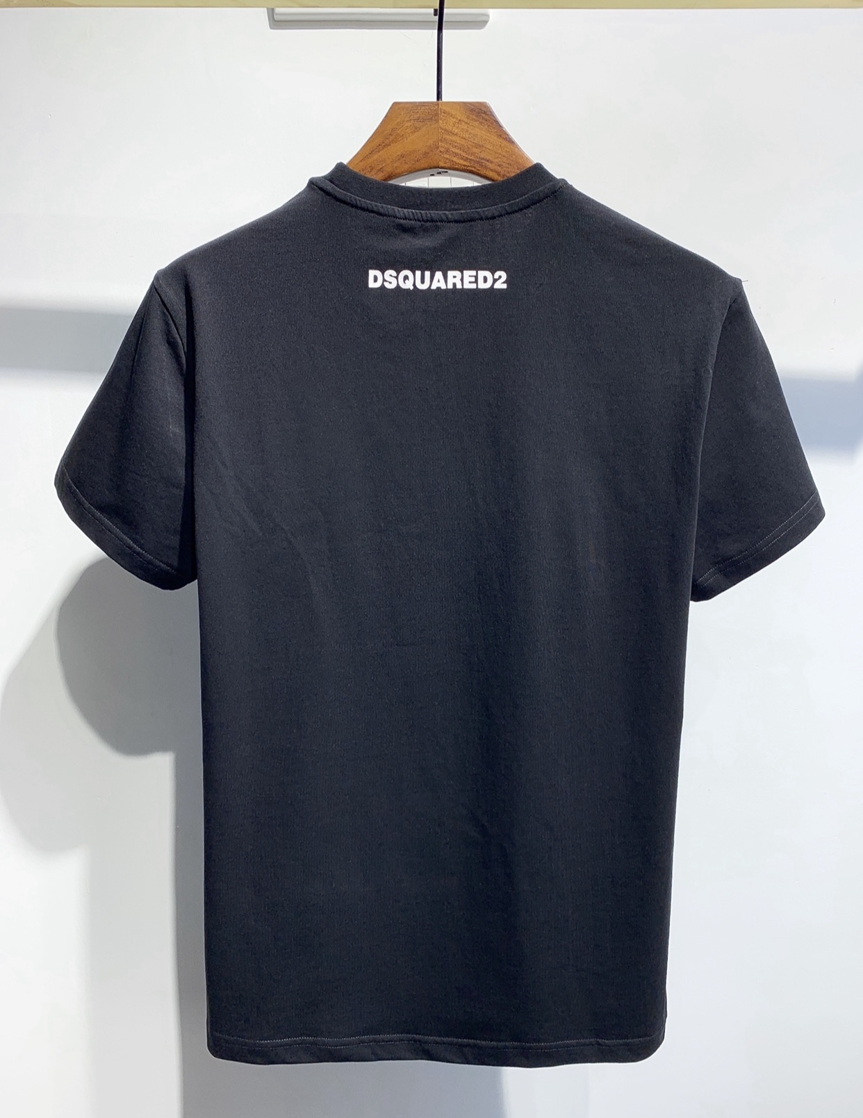 DSQUARED2 DSQ2 Maple Leaf Logo Black T-Shirt
