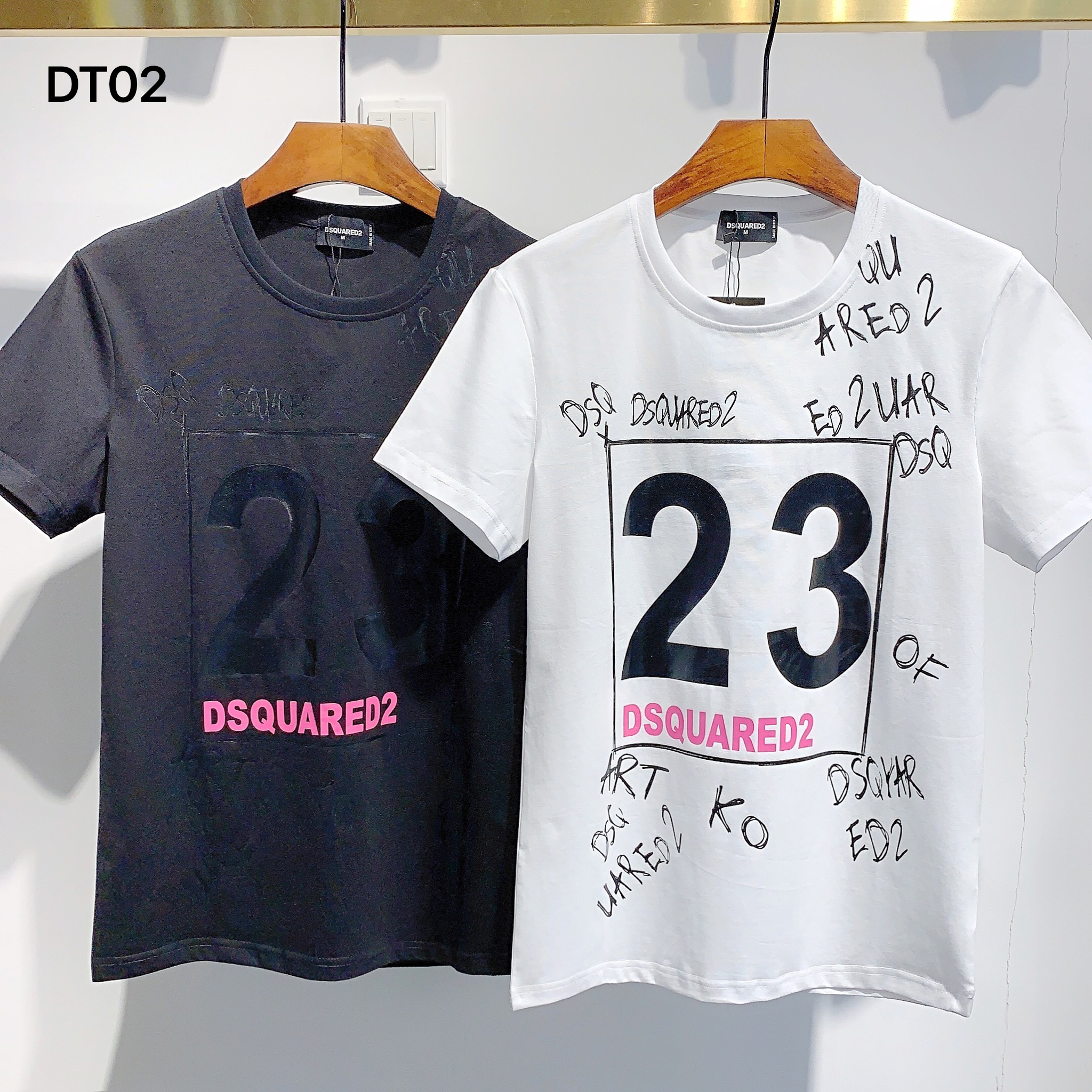 DSQUARED2 Men’s 23 Graffiti Logo Print Crew Neck T-Shirt – Premium Cotton Streetwear Tee